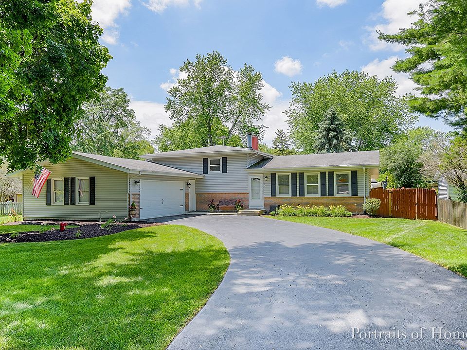 Gorgeous curb appeal on this home that is conveniently located near everything! Even the bus stops (