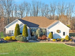 10 Twin Hill Ct, Howell, NJ