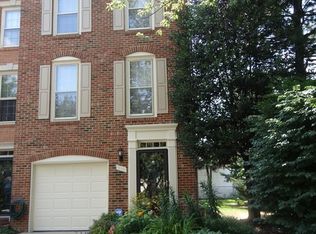 816 S Adams St, Arlington, VA 22204