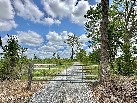 3rd image of 536 Omega Rd