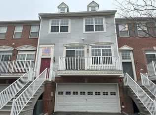 6 Ruby Ct, Jersey City, NJ 07305