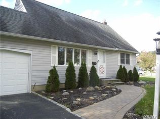 116 Briarcliff Rd, East Norwich, NY 11732