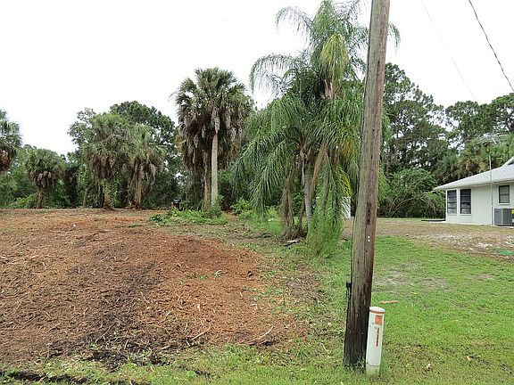 4th image of 301 McDill Dr