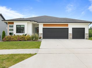 110 Bailey Cir, Waukee, IA 50263