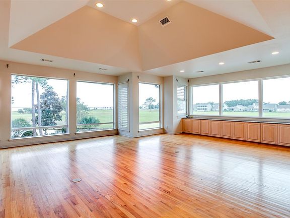 5th image of 1109 Willowood Cir
