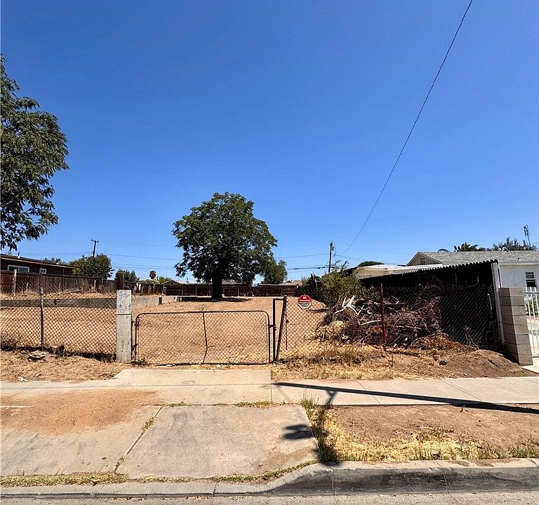 1st image of 350 W 5th St Lot 22