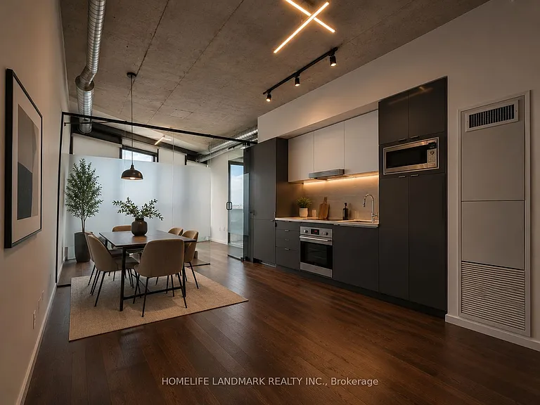 21 Lawren Harris Sq #618 — Photo 2