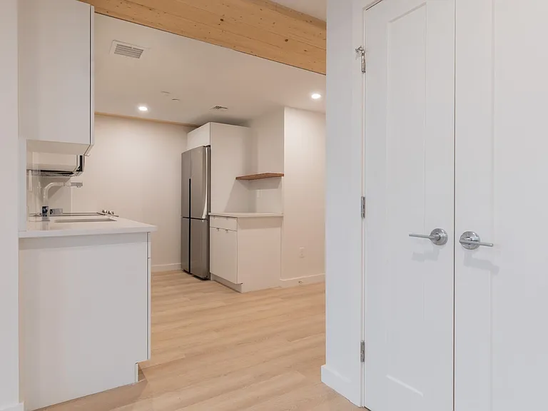 19 Lenox St #504 — Photo 8