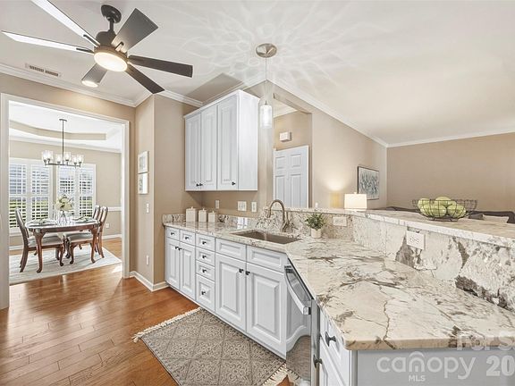 2nd image of 263 Horizon Cir