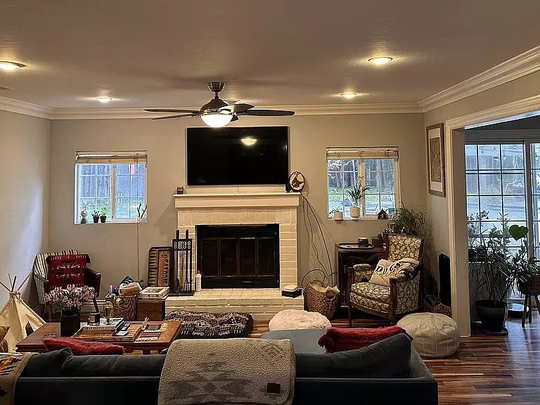 1154 Schaupp Ct — Photo 3