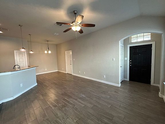 4th image of 553 Creekside Frst