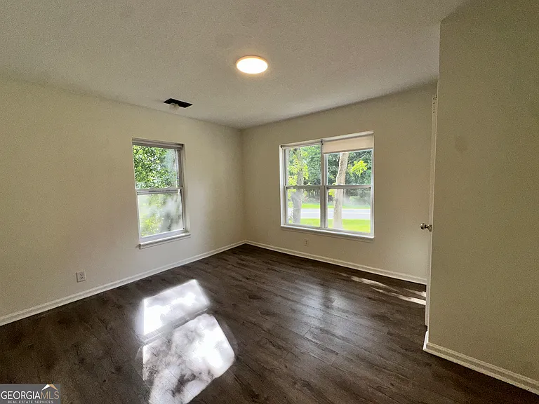 600 W Main St — Photo 12