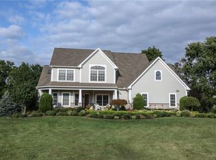 20 Grey Wolf Dr, Spencerport, NY 14559