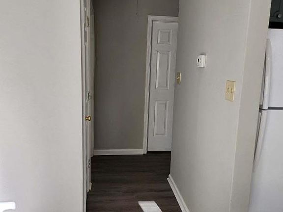 4th image of 515 E 20th St APT 4