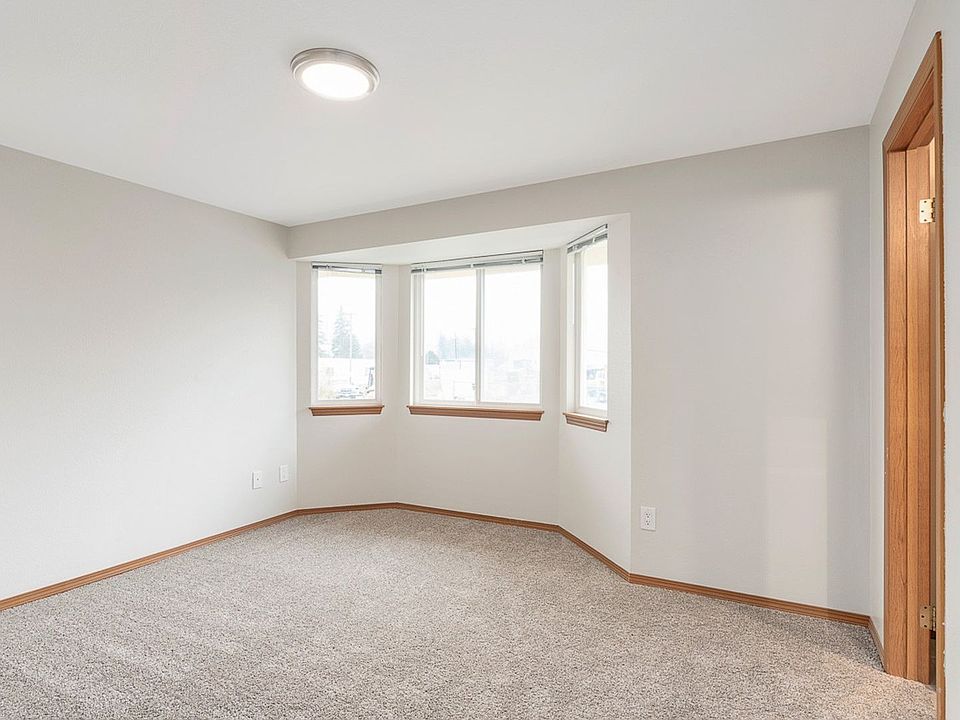 1st image of 27010 78th Ave NW APT 1