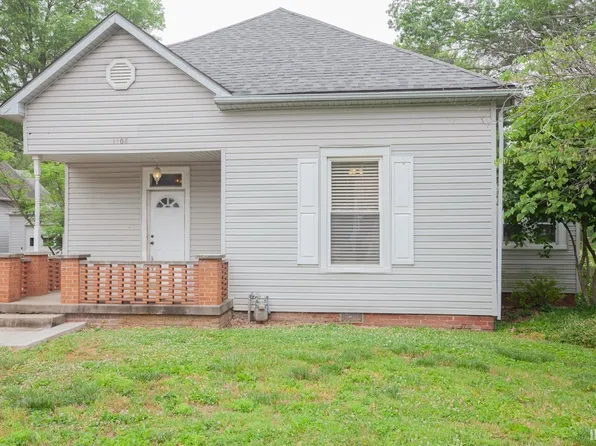 1108 N 1st St, Boonville, IN 47601