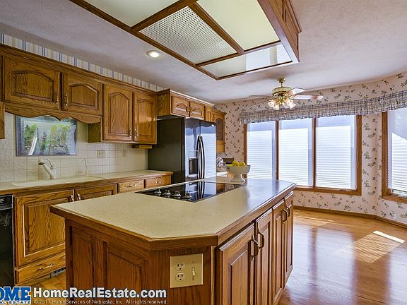 5th image of 9247 Pioneer Ct