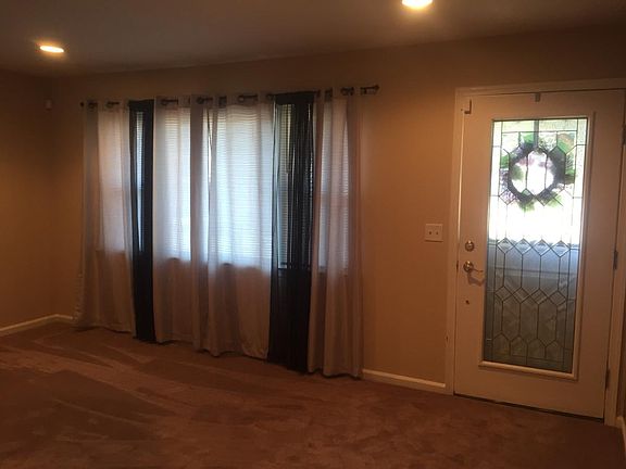 3rd image of 306 Poe Ave