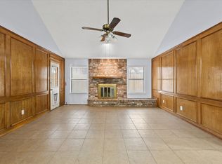 414 Morrison Dr, Euless, TX 76039