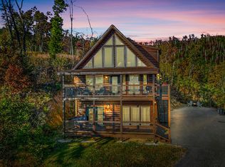 1116 Pine Top Ln, Gatlinburg, TN 37738