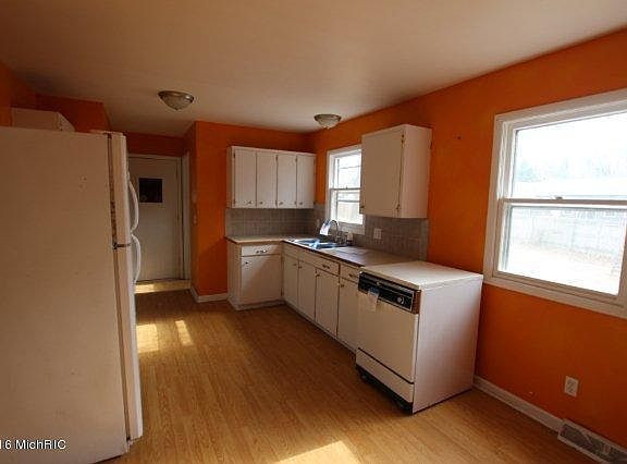 4th image of 10770 Settlewood Dr SE