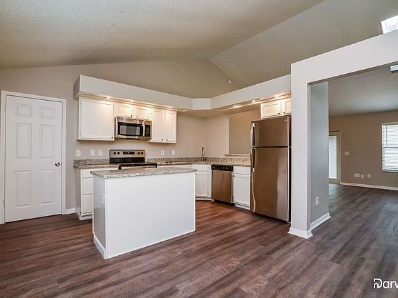 2nd image of 547 Carrigan Ave