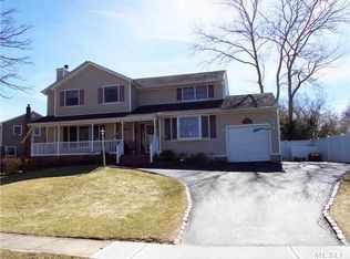 14 Eustace Dr, Commack, NY 11725