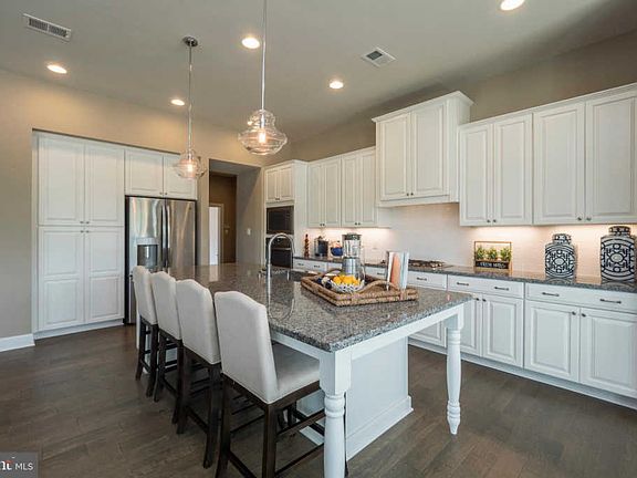 2nd image of 37290 Spinney Ln