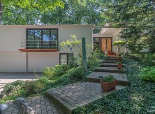 3098 Newcastle Rd, Ann Arbor, MI 48104