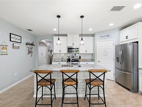 5th image of 3215 Birchin LN