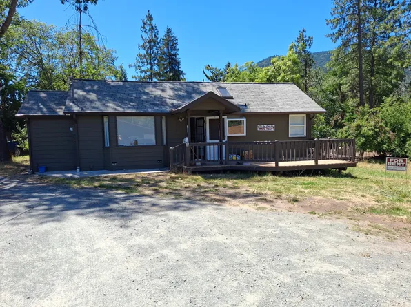 8812 Rogue River Hwy Unit A, Grants Pass, OR 97527