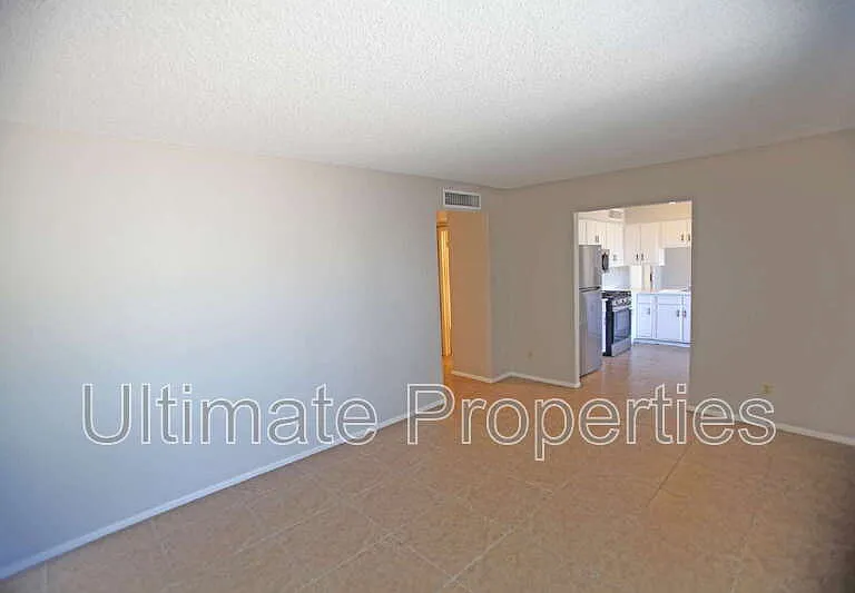 3832 W Acapulco Ln — Photo 4