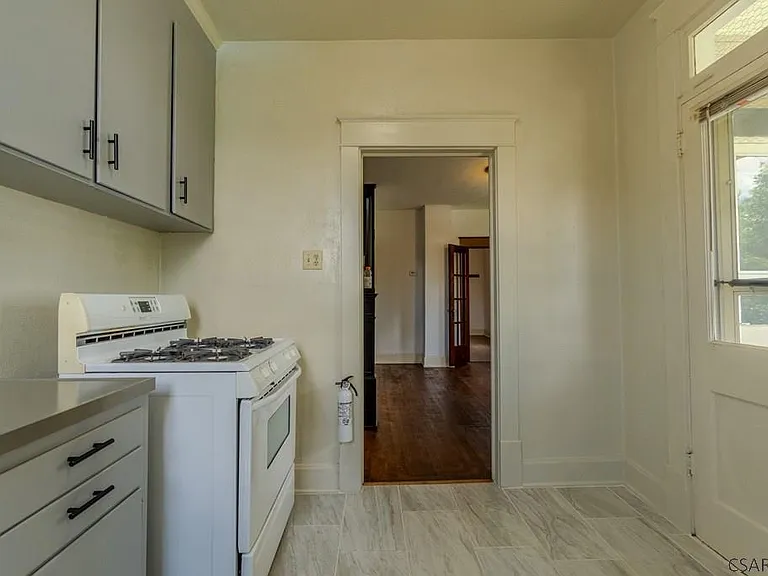 222 Strayer St — Photo 12