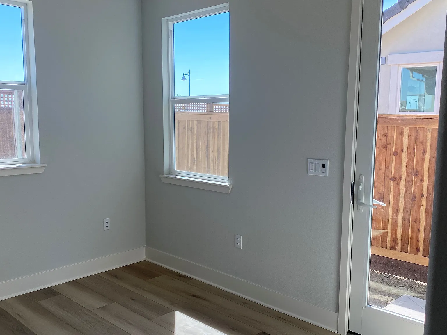 1 bed, 500 sqft, $1,350 — Photo 2