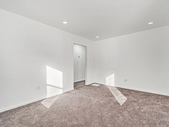 3rd image of 20420 Norwood St