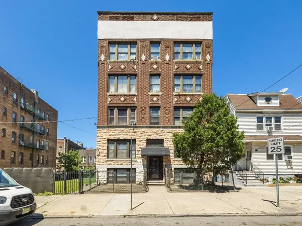 81 Romaine Avenue image 1 of 15