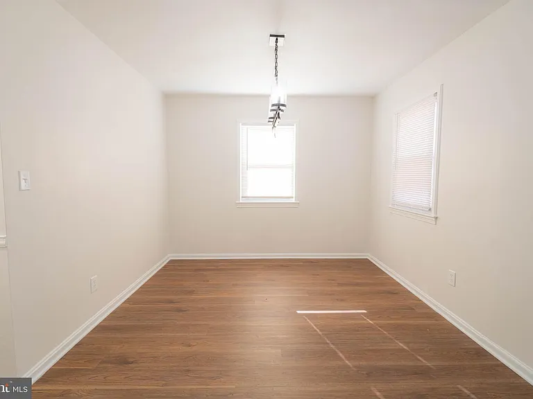 2409 Greeley Pl — Photo 8