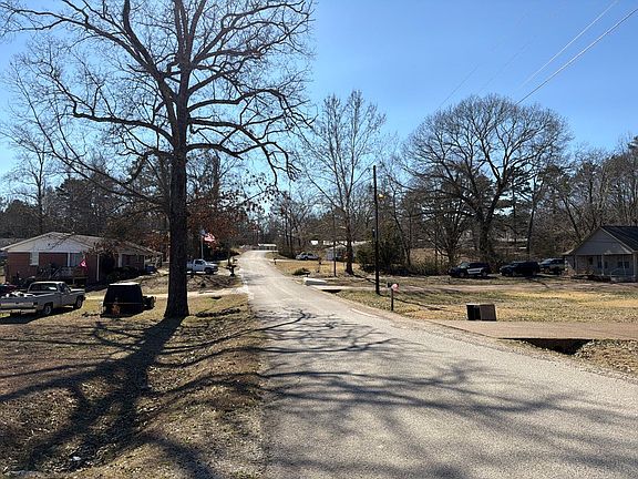 4th image of 753 Sand Road Cir