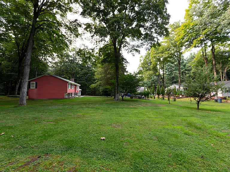 45 Renshaw Rd — Photo 4