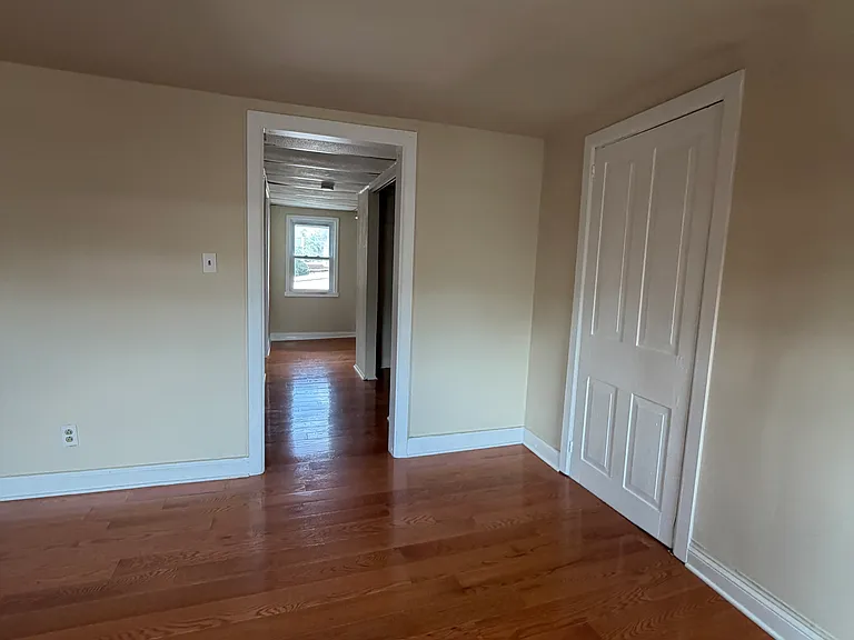 227 E Broad St #2 — Photo 7