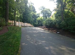 820 Newton St, Brookline, MA 02467