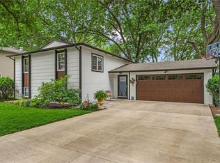 1613 W 28th Ter, Lawrence, KS 66046