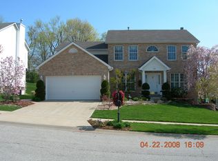 410 Valley Manor Dr, Ballwin, MO 63021