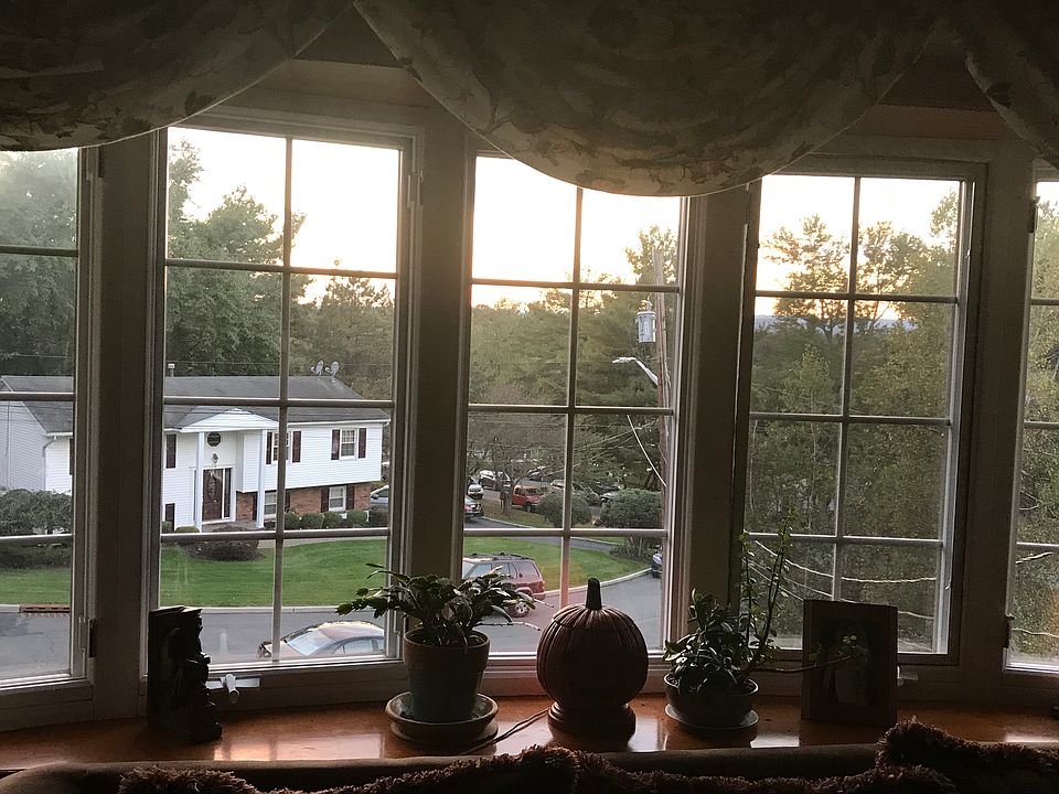 1st image of 16 Rock Dr