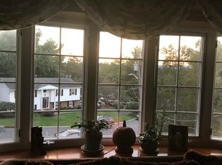 16 Rock Dr, Valley Cottage, NY