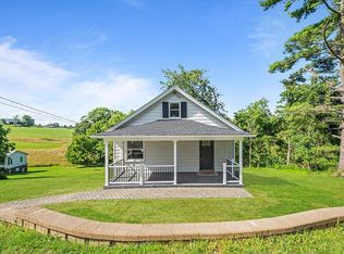 11097 Brokers Ln, Irwin, PA 15642
