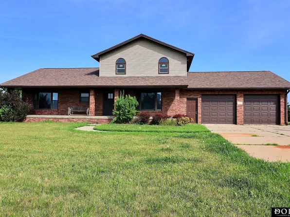 202 W 4th St, Snyder, NE 68664