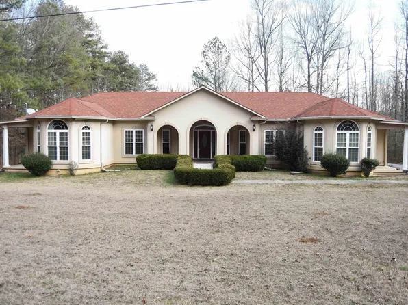 276 Heards Ln, Anniston, AL 36203