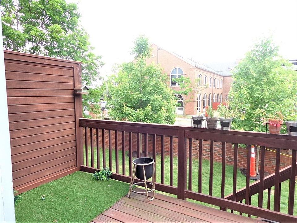 2nd image of 471 Arsenal St #2