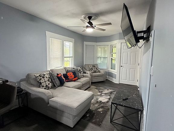 5th image of 216 Bassett St APT 2